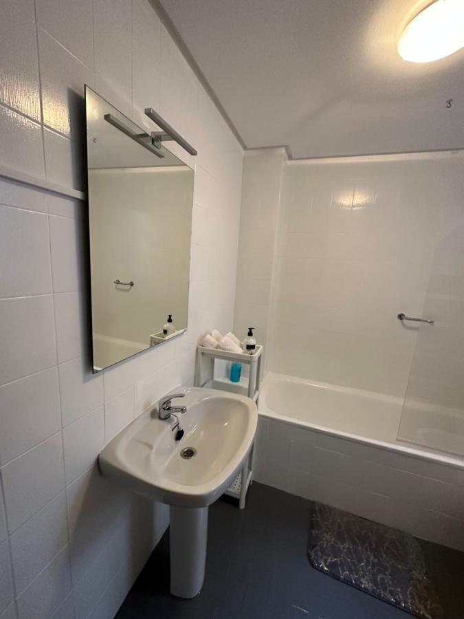 Malagueta Beach Apartment มาลากา ภายนอก รูปภาพ