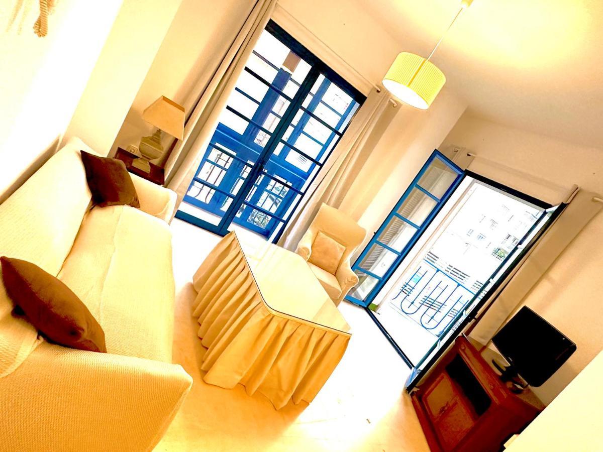 Malagueta Beach Apartment มาลากา ภายนอก รูปภาพ